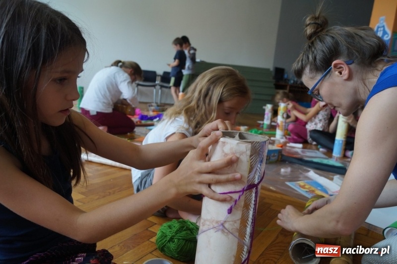 Zdjęcie w galerii na portalu naszraciborz.pl: Podróż do Australii. Kije deszczowe czarowały w Nędzy  wiadomości z regionu