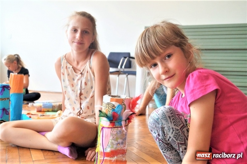 Zdjęcie w galerii na portalu naszraciborz.pl: Podróż do Australii. Kije deszczowe czarowały w Nędzy  wiadomości z regionu