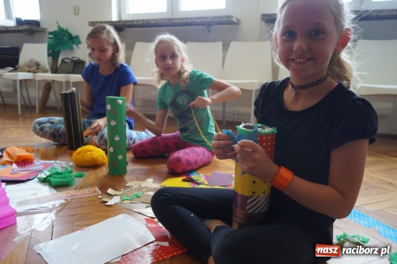 Zdjęcie w galerii na portalu naszraciborz.pl: Podróż do Australii. Kije deszczowe czarowały w Nędzy  wiadomości z regionu