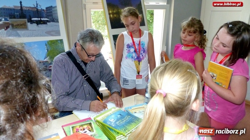 Zdjęcie w galerii na portalu naszraciborz.pl: Pamiętnik grzecznego psa w raciborskiej bibliotece wiadomości z regionu