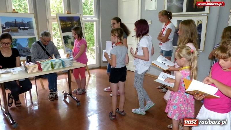 Zdjęcie w galerii na portalu naszraciborz.pl: Pamiętnik grzecznego psa w raciborskiej bibliotece wiadomości z regionu