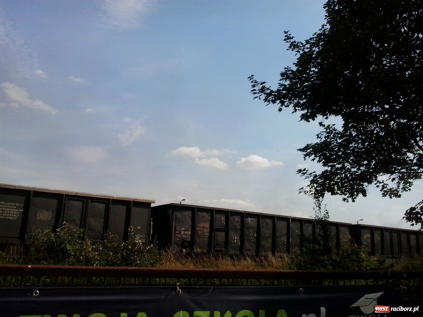 Zdjęcie w galerii na portalu naszraciborz.pl: Problem pyłu na Kolejowej. Od jutra bocznica kolejowa zamknięta do odwołania! wiadomości z regionu