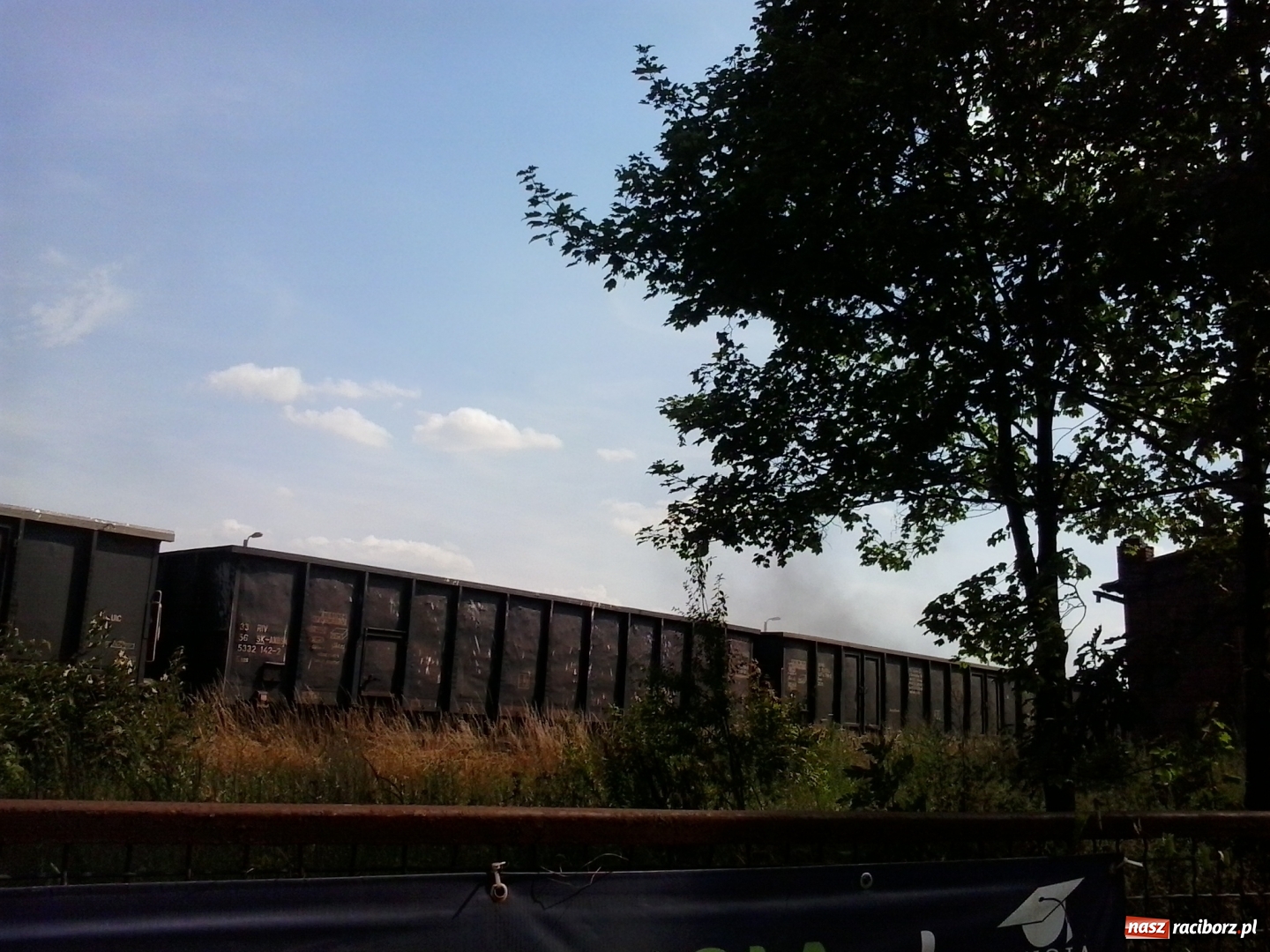 Zdjęcie w galerii na portalu naszraciborz.pl: Problem pyłu na Kolejowej. Od jutra bocznica kolejowa zamknięta do odwołania! wiadomości z regionu