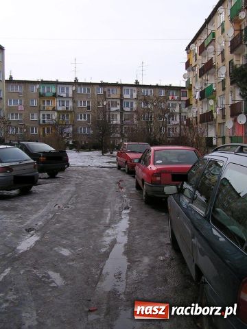 Zdjęcie w galerii na portalu naszraciborz.pl: W Kuźni kolubryną nie zaparkujesz! wiadomości z regionu