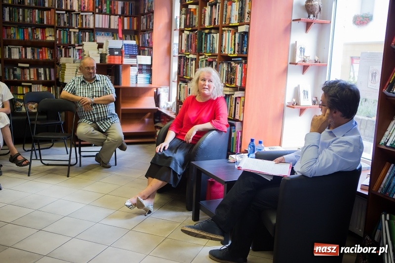 Zdjęcie w galerii na portalu naszraciborz.pl: Spotkanie autorskie z Katarzyną Misiołek wiadomości z regionu