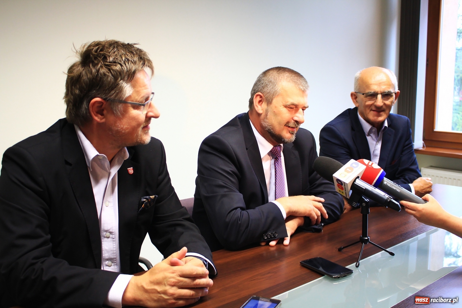 Zdjęcie w galerii na portalu naszraciborz.pl: Wicemarszałek Dąbrowa przyjrzał się dziś drogom wojewódzkim naszego powiatu wiadomości z regionu