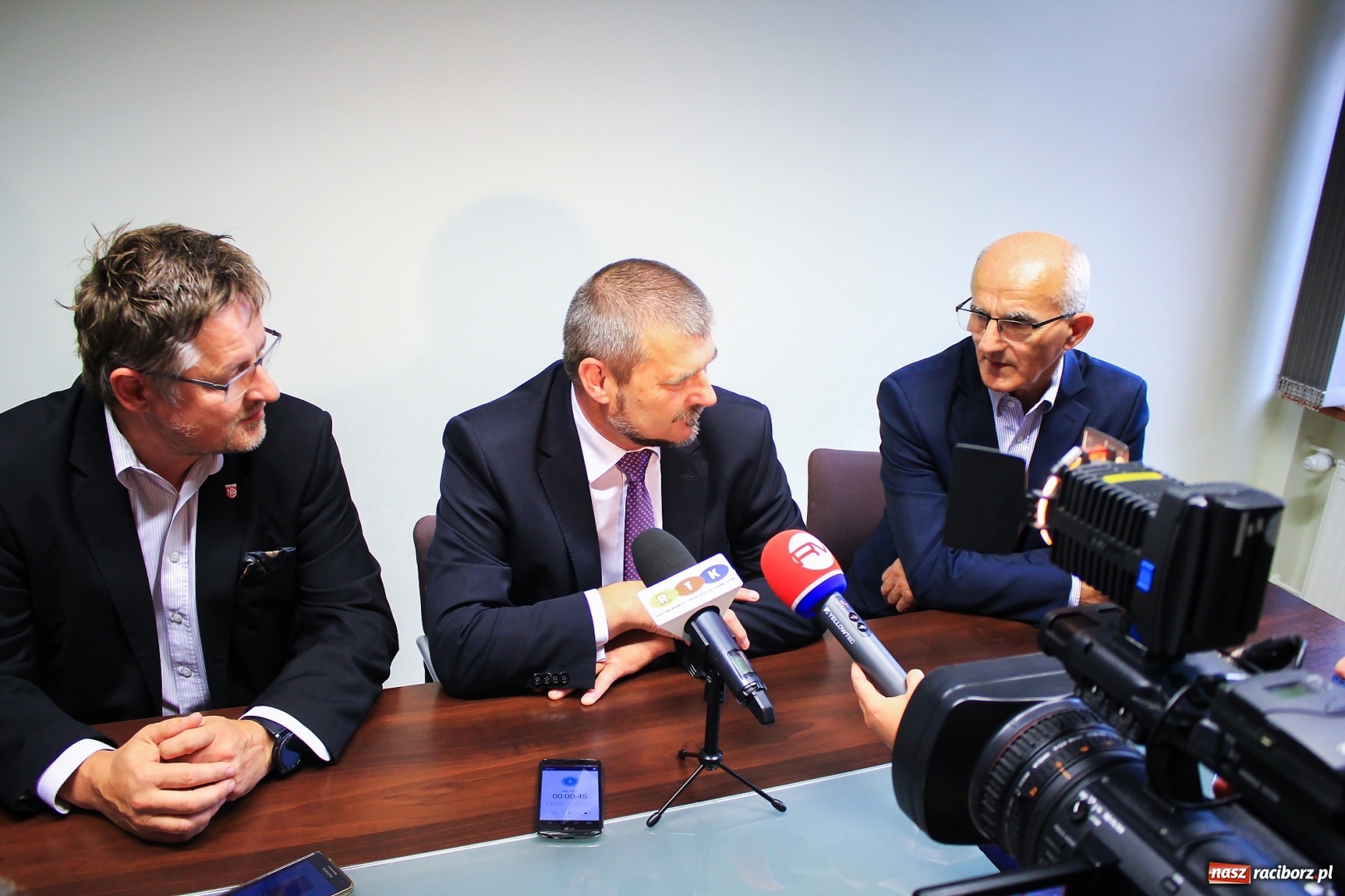 Zdjęcie w galerii na portalu naszraciborz.pl: Wicemarszałek Dąbrowa przyjrzał się dziś drogom wojewódzkim naszego powiatu wiadomości z regionu