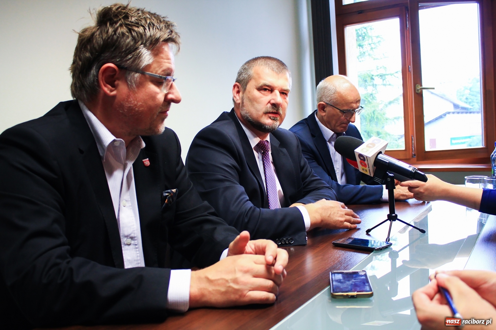 Zdjęcie w galerii na portalu naszraciborz.pl: Wicemarszałek Dąbrowa przyjrzał się dziś drogom wojewódzkim naszego powiatu wiadomości z regionu