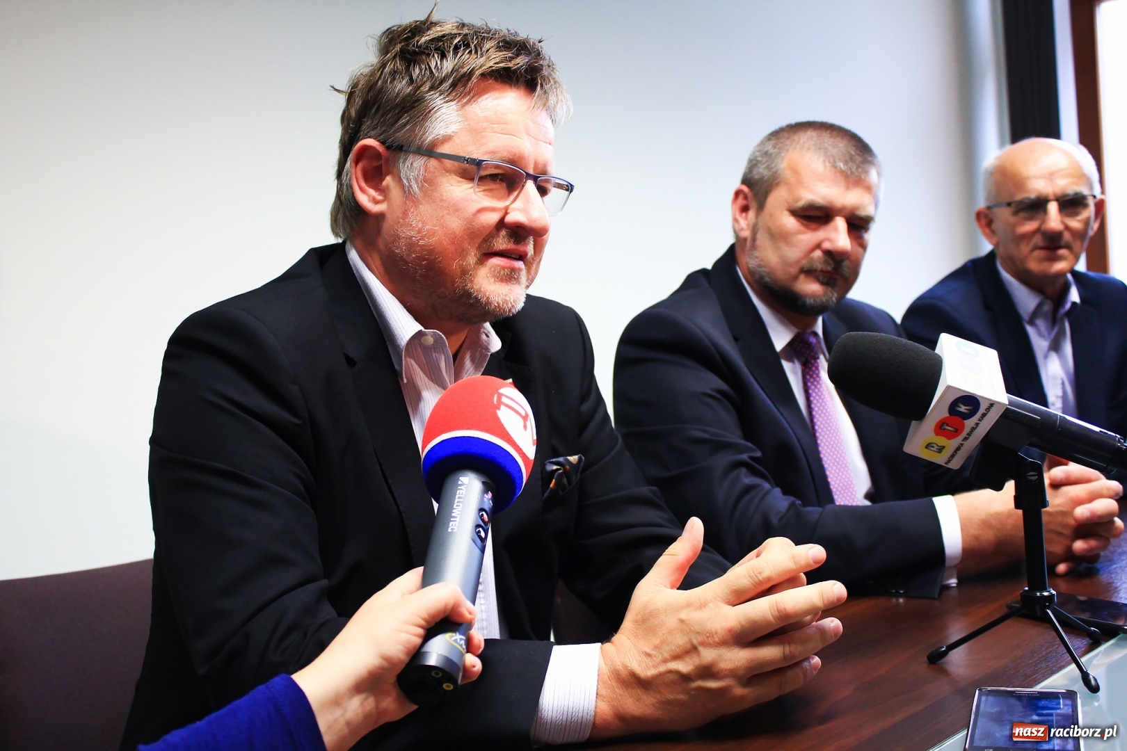 Zdjęcie w galerii na portalu naszraciborz.pl: Wicemarszałek Dąbrowa przyjrzał się dziś drogom wojewódzkim naszego powiatu wiadomości z regionu