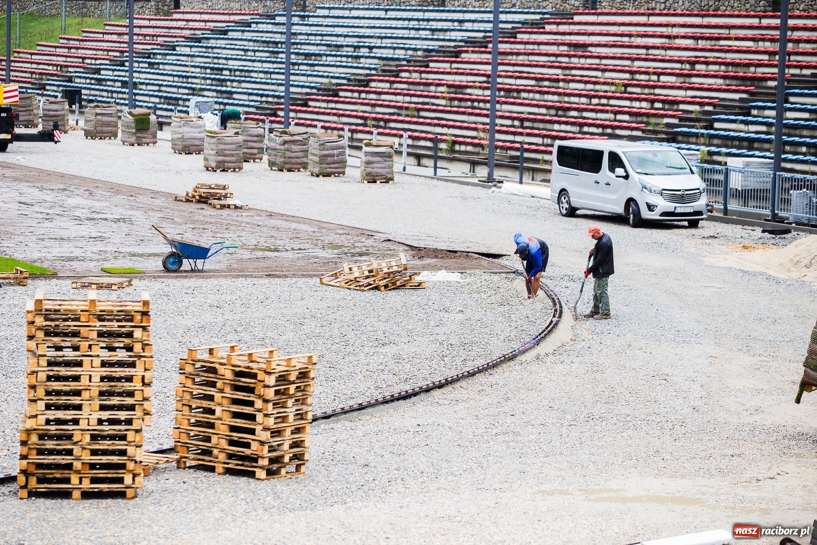 Zdjęcie w galerii na portalu naszraciborz.pl: Murawa raciborskiego stadionu już się zieleni  wiadomości z regionu