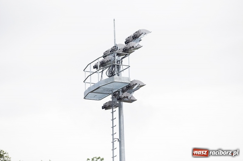Zdjęcie w galerii na portalu naszraciborz.pl: Murawa raciborskiego stadionu już się zieleni  wiadomości z regionu