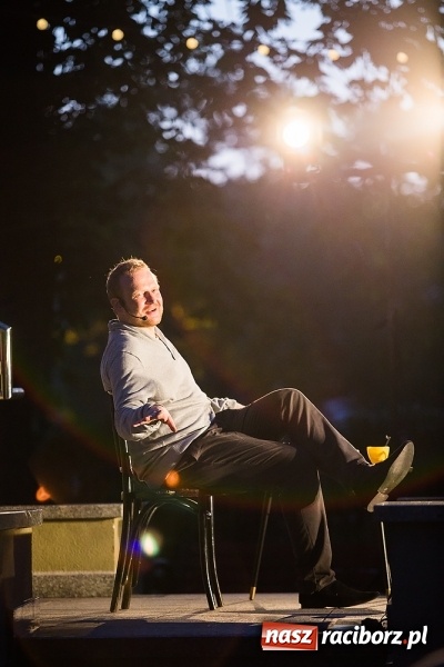 Zdjęcie w galerii na portalu naszraciborz.pl: Letni Teatr na Schodach w raciborskiej bibliotece wiadomości z regionu