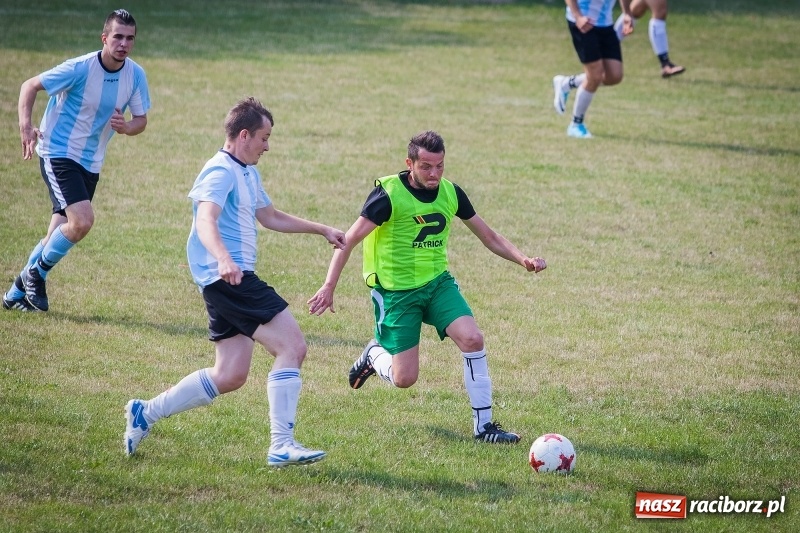 Zdjęcie w galerii na portalu naszraciborz.pl: Sparingowy remis przy Tuwima wiadomości z regionu