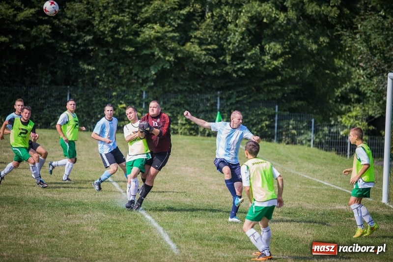 Zdjęcie w galerii na portalu naszraciborz.pl: Sparingowy remis przy Tuwima wiadomości z regionu