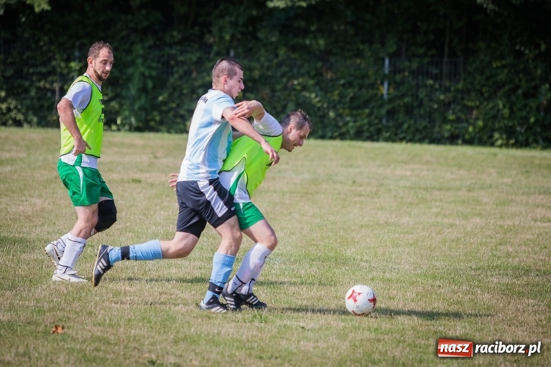 Zdjęcie w galerii na portalu naszraciborz.pl: Sparingowy remis przy Tuwima wiadomości z regionu
