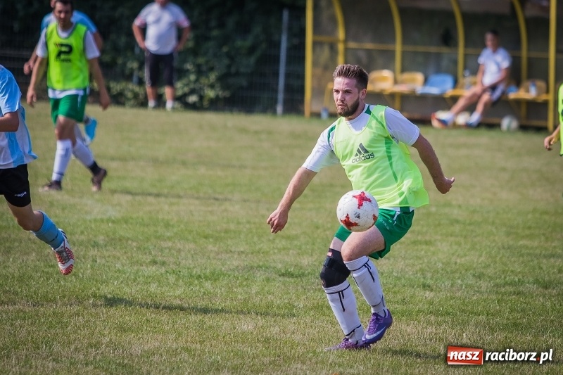 Zdjęcie w galerii na portalu naszraciborz.pl: Sparingowy remis przy Tuwima wiadomości z regionu