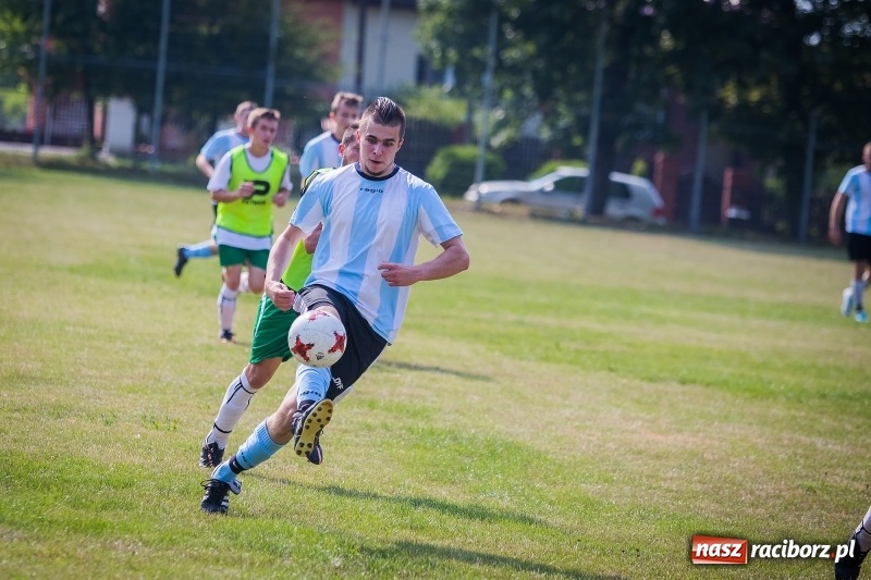 Zdjęcie w galerii na portalu naszraciborz.pl: Sparingowy remis przy Tuwima wiadomości z regionu