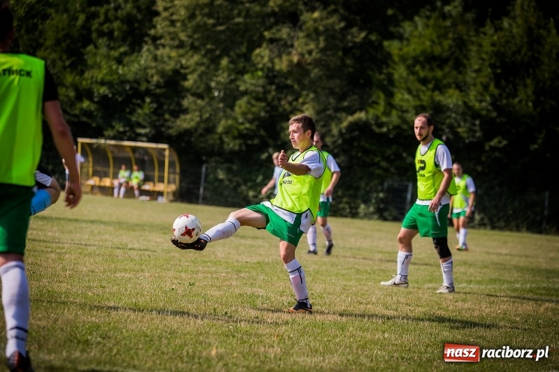 Zdjęcie w galerii na portalu naszraciborz.pl: Sparingowy remis przy Tuwima wiadomości z regionu