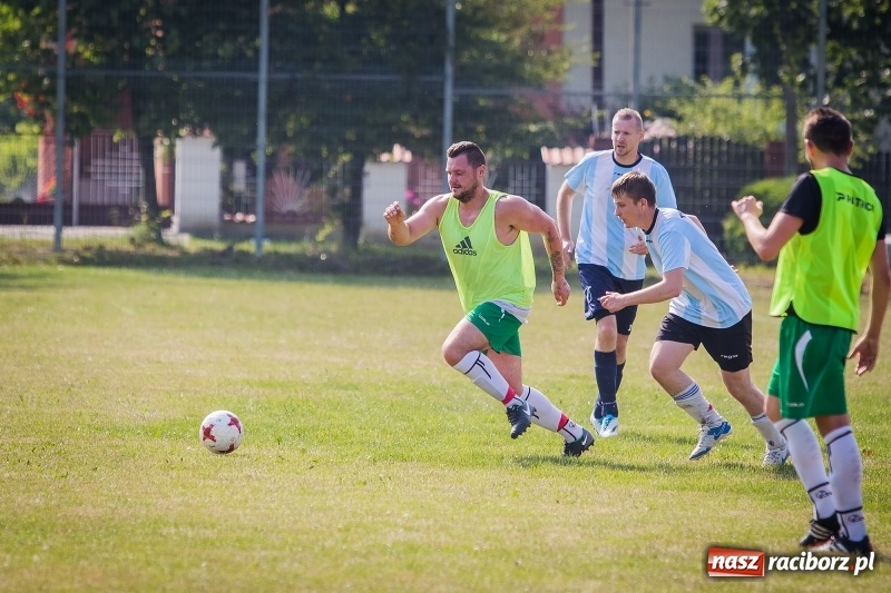 Zdjęcie w galerii na portalu naszraciborz.pl: Sparingowy remis przy Tuwima wiadomości z regionu