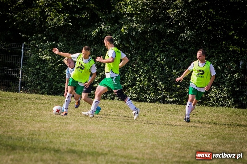 Zdjęcie w galerii na portalu naszraciborz.pl: Sparingowy remis przy Tuwima wiadomości z regionu