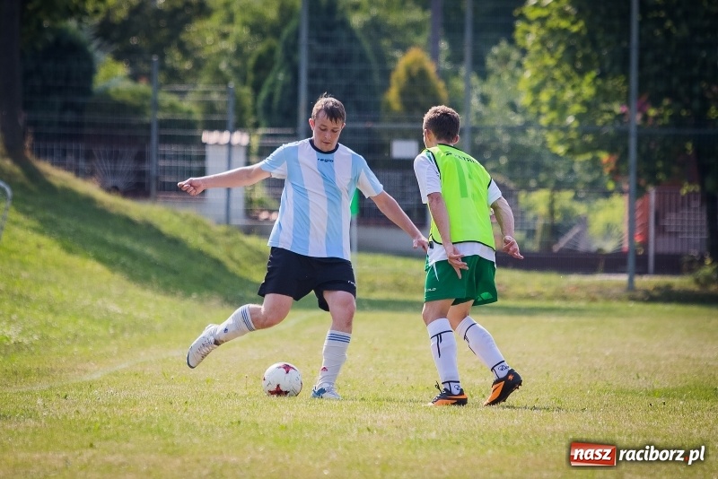 Zdjęcie w galerii na portalu naszraciborz.pl: Sparingowy remis przy Tuwima wiadomości z regionu