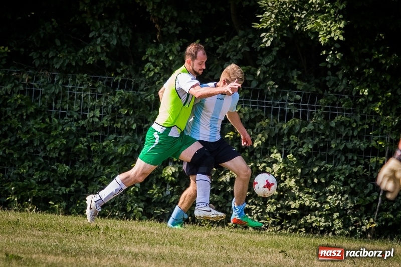 Zdjęcie w galerii na portalu naszraciborz.pl: Sparingowy remis przy Tuwima wiadomości z regionu