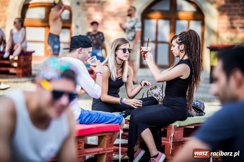 Zdjęcie w galerii na portalu naszraciborz.pl: Na Zamku Piastowskim trwa IV edycja Intro Festivalu wiadomości z regionu