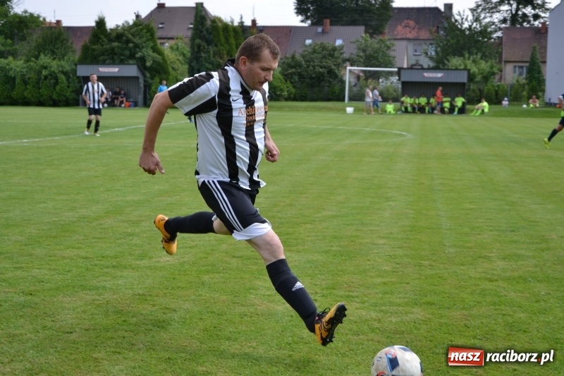 Zdjęcie w galerii na portalu naszraciborz.pl: Turniej w Chałupkach. Puchar Wójta dla oldbojów z Haci  wiadomości z regionu