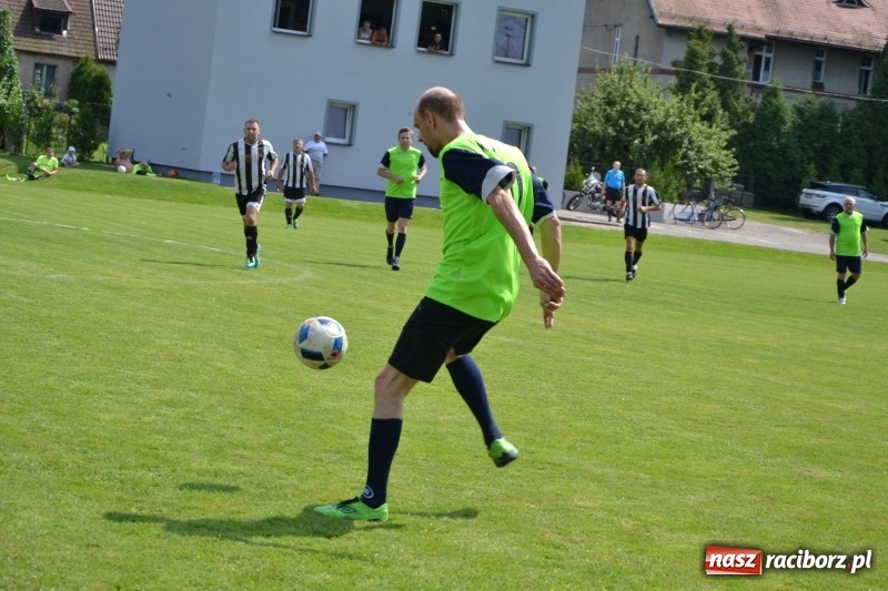 Zdjęcie w galerii na portalu naszraciborz.pl: Turniej w Chałupkach. Puchar Wójta dla oldbojów z Haci  wiadomości z regionu