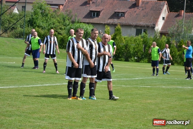 Zdjęcie w galerii na portalu naszraciborz.pl: Turniej w Chałupkach. Puchar Wójta dla oldbojów z Haci  wiadomości z regionu