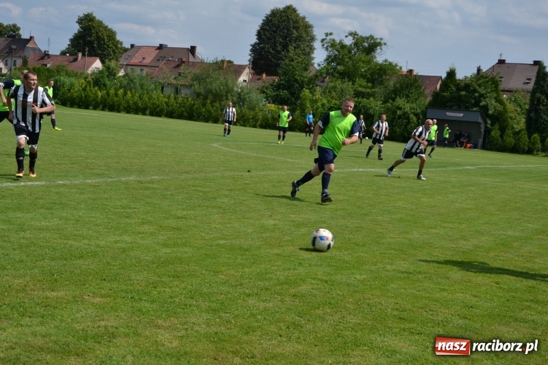 Zdjęcie w galerii na portalu naszraciborz.pl: Turniej w Chałupkach. Puchar Wójta dla oldbojów z Haci  wiadomości z regionu