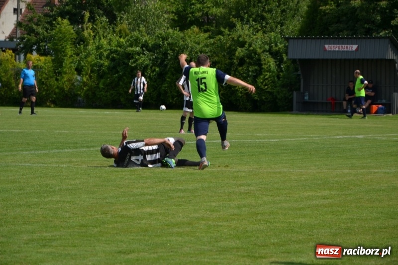 Zdjęcie w galerii na portalu naszraciborz.pl: Turniej w Chałupkach. Puchar Wójta dla oldbojów z Haci  wiadomości z regionu