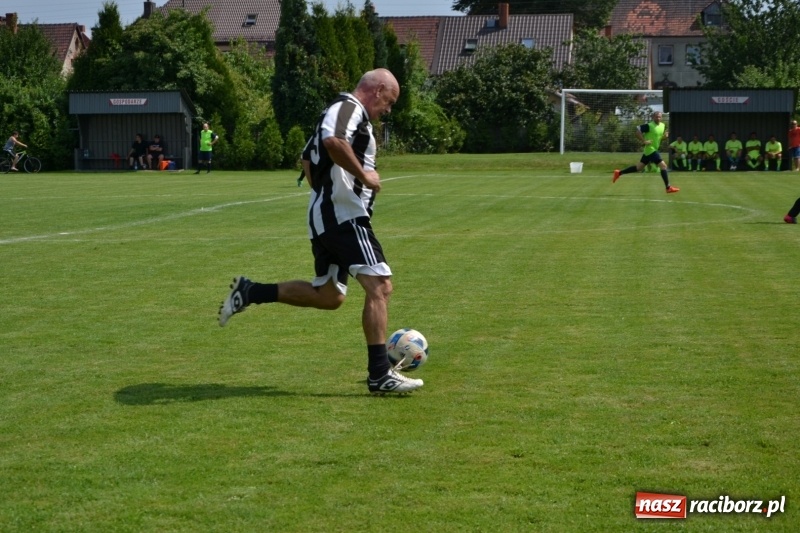 Zdjęcie w galerii na portalu naszraciborz.pl: Turniej w Chałupkach. Puchar Wójta dla oldbojów z Haci  wiadomości z regionu