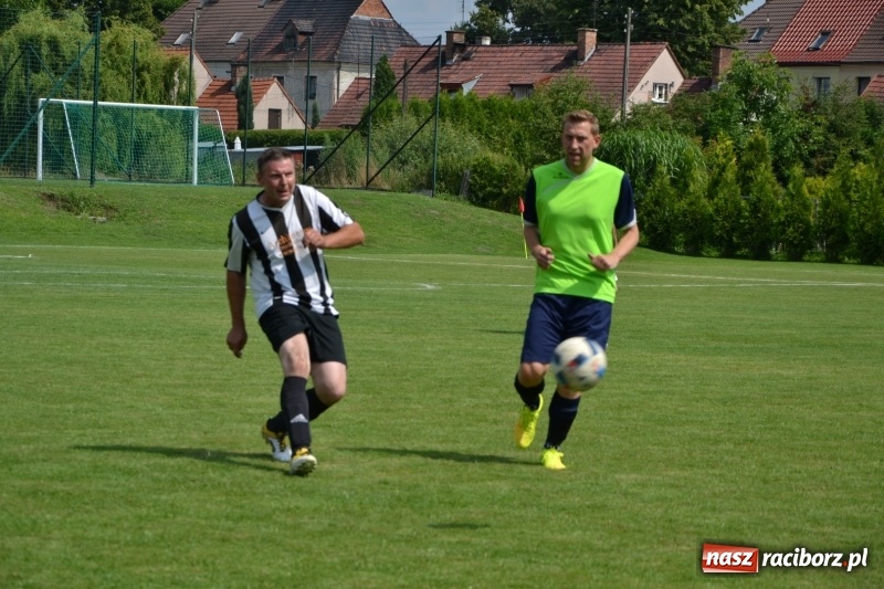 Zdjęcie w galerii na portalu naszraciborz.pl: Turniej w Chałupkach. Puchar Wójta dla oldbojów z Haci  wiadomości z regionu