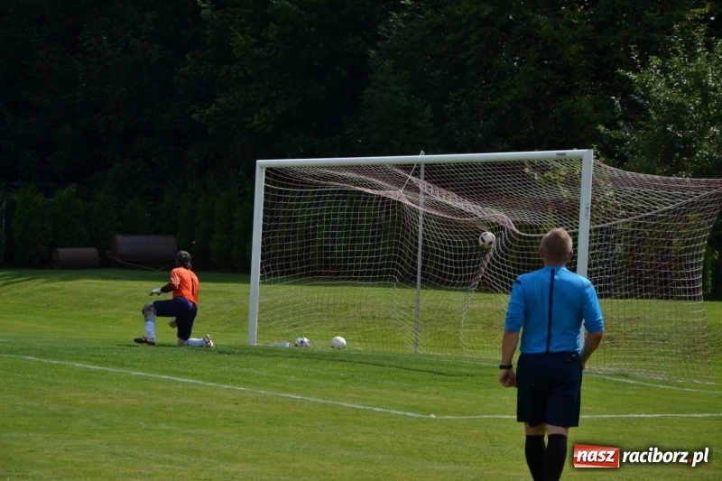 Zdjęcie w galerii na portalu naszraciborz.pl: Turniej w Chałupkach. Puchar Wójta dla oldbojów z Haci  wiadomości z regionu