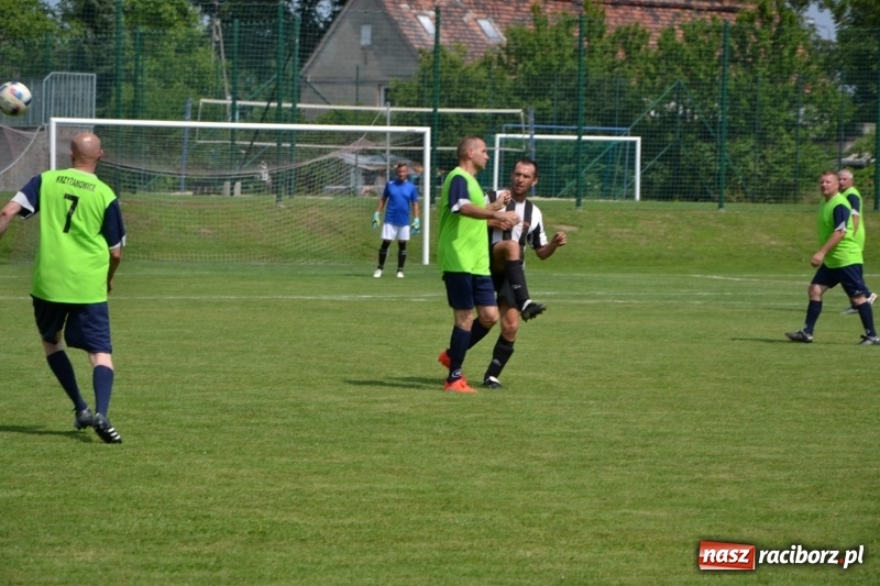 Zdjęcie w galerii na portalu naszraciborz.pl: Turniej w Chałupkach. Puchar Wójta dla oldbojów z Haci  wiadomości z regionu