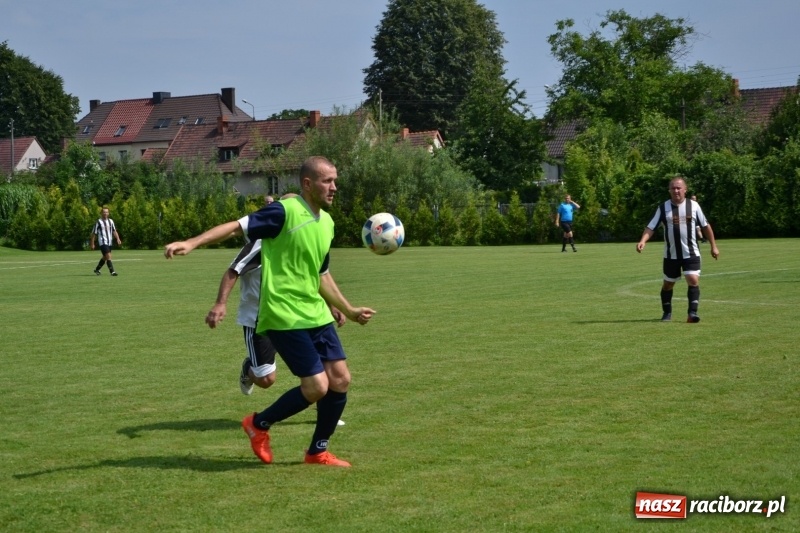 Zdjęcie w galerii na portalu naszraciborz.pl: Turniej w Chałupkach. Puchar Wójta dla oldbojów z Haci  wiadomości z regionu