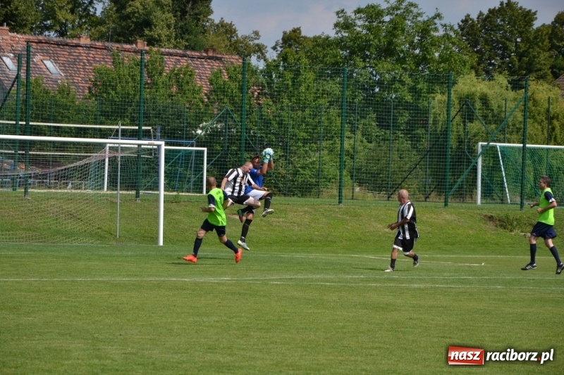 Zdjęcie w galerii na portalu naszraciborz.pl: Turniej w Chałupkach. Puchar Wójta dla oldbojów z Haci  wiadomości z regionu