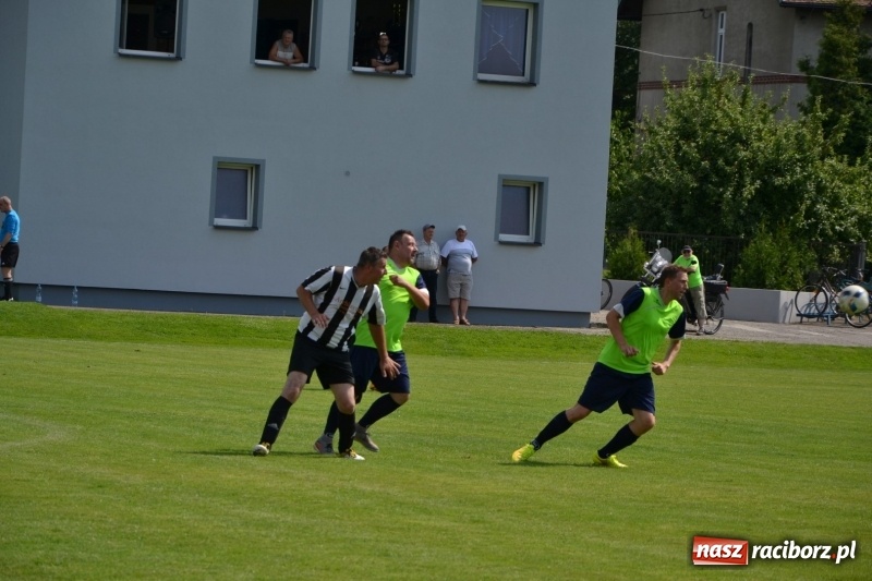 Zdjęcie w galerii na portalu naszraciborz.pl: Turniej w Chałupkach. Puchar Wójta dla oldbojów z Haci  wiadomości z regionu
