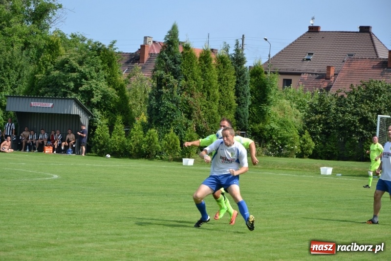 Zdjęcie w galerii na portalu naszraciborz.pl: Turniej w Chałupkach. Puchar Wójta dla oldbojów z Haci  wiadomości z regionu
