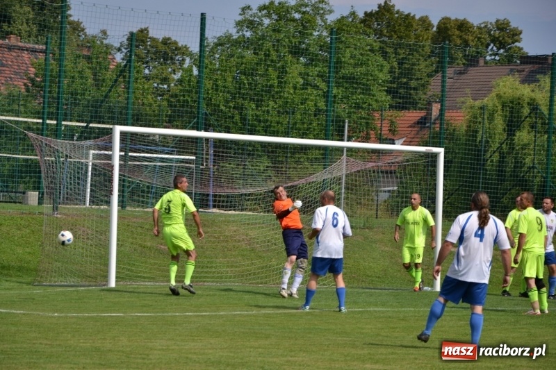 Zdjęcie w galerii na portalu naszraciborz.pl: Turniej w Chałupkach. Puchar Wójta dla oldbojów z Haci  wiadomości z regionu