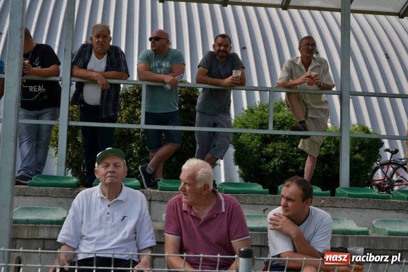 Zdjęcie w galerii na portalu naszraciborz.pl: Turniej w Chałupkach. Puchar Wójta dla oldbojów z Haci  wiadomości z regionu
