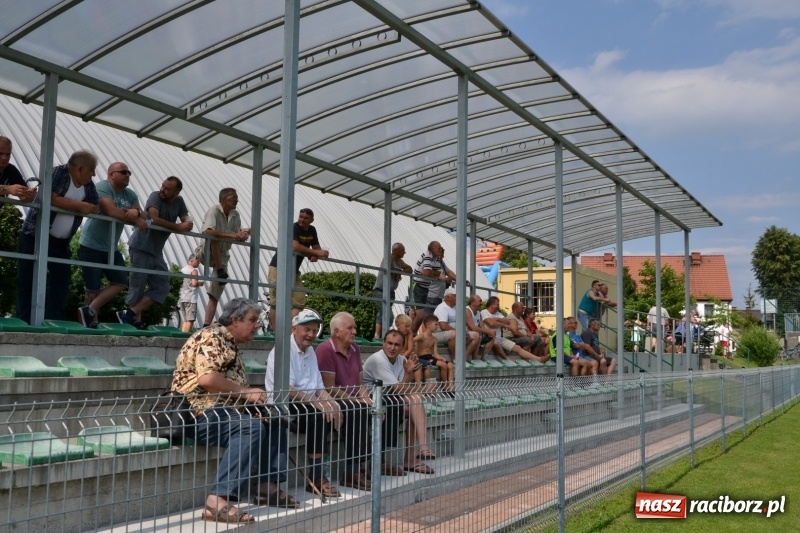Zdjęcie w galerii na portalu naszraciborz.pl: Turniej w Chałupkach. Puchar Wójta dla oldbojów z Haci  wiadomości z regionu