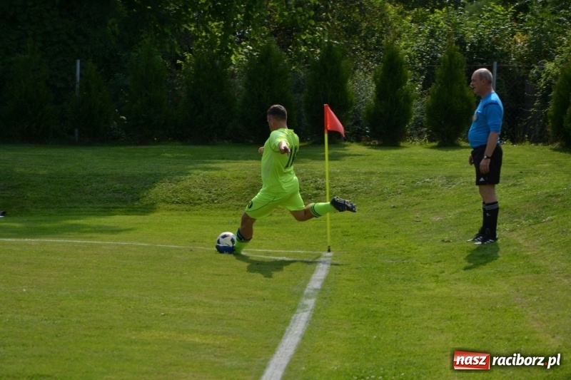 Zdjęcie w galerii na portalu naszraciborz.pl: Turniej w Chałupkach. Puchar Wójta dla oldbojów z Haci  wiadomości z regionu