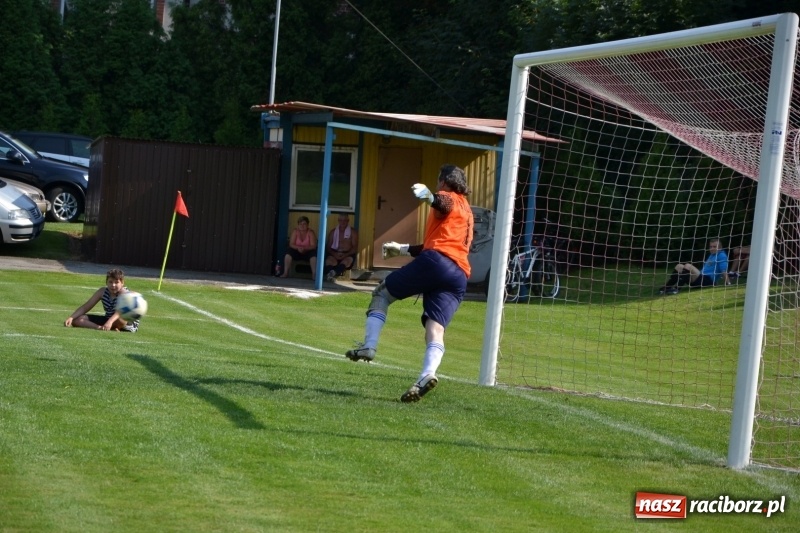 Zdjęcie w galerii na portalu naszraciborz.pl: Turniej w Chałupkach. Puchar Wójta dla oldbojów z Haci  wiadomości z regionu