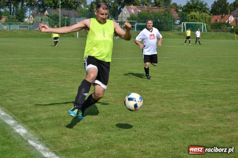 Zdjęcie w galerii na portalu naszraciborz.pl: Turniej w Chałupkach. Puchar Wójta dla oldbojów z Haci  wiadomości z regionu