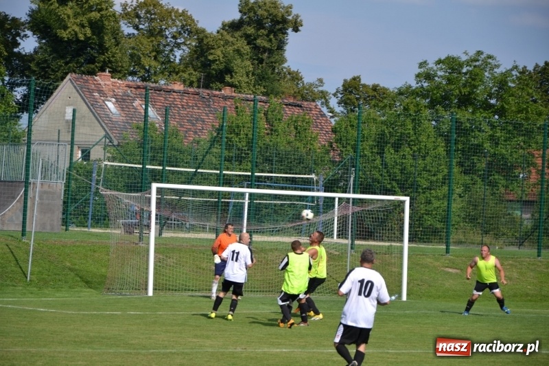 Zdjęcie w galerii na portalu naszraciborz.pl: Turniej w Chałupkach. Puchar Wójta dla oldbojów z Haci  wiadomości z regionu