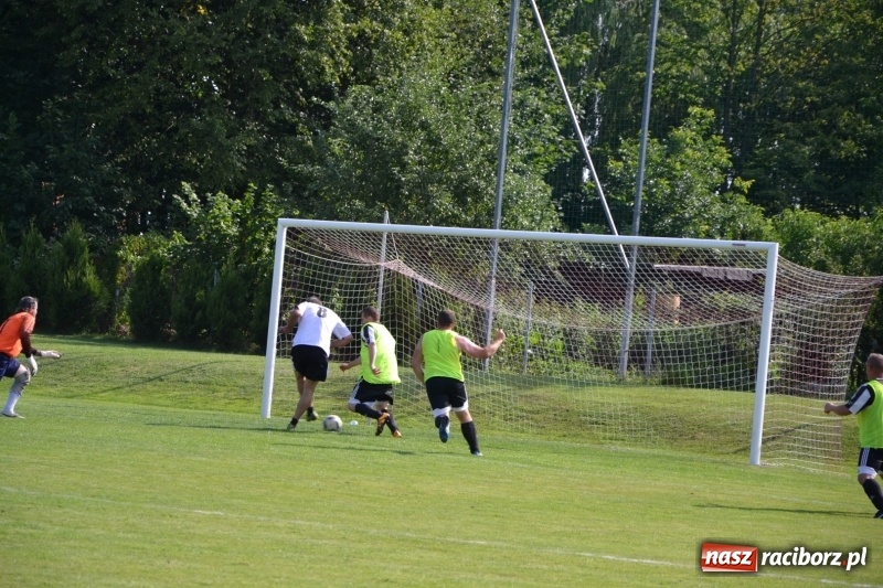 Zdjęcie w galerii na portalu naszraciborz.pl: Turniej w Chałupkach. Puchar Wójta dla oldbojów z Haci  wiadomości z regionu
