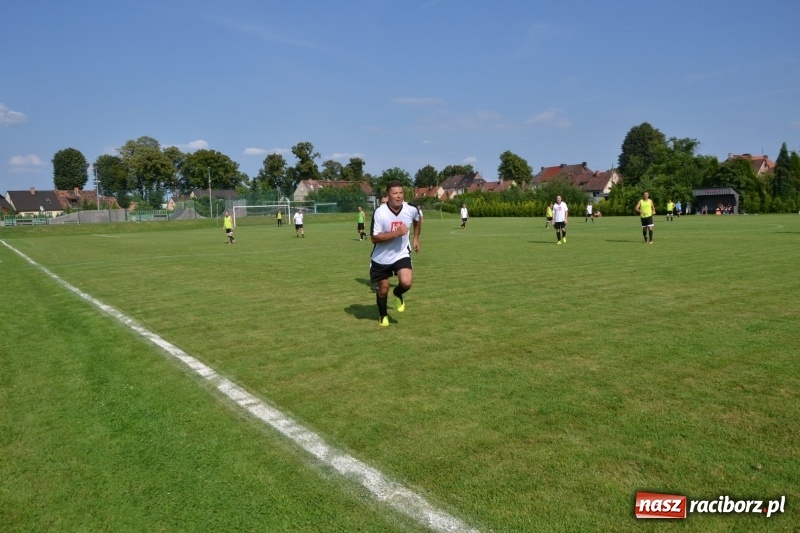 Zdjęcie w galerii na portalu naszraciborz.pl: Turniej w Chałupkach. Puchar Wójta dla oldbojów z Haci  wiadomości z regionu