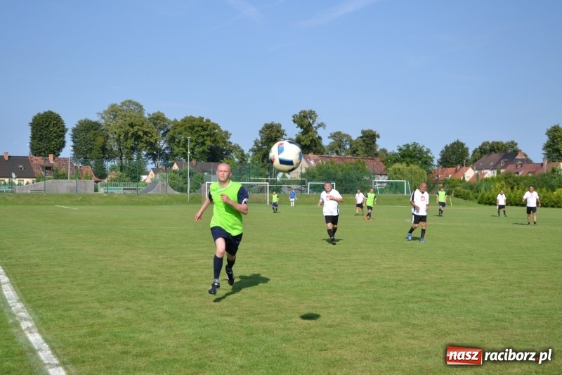 Zdjęcie w galerii na portalu naszraciborz.pl: Turniej w Chałupkach. Puchar Wójta dla oldbojów z Haci  wiadomości z regionu